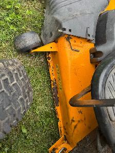 Craftsman Lawn Tractor - Photo 5