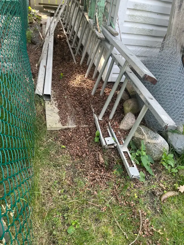 Aluminum ladders