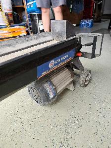 Electric Log Cutter / Coupe Buches Electrique