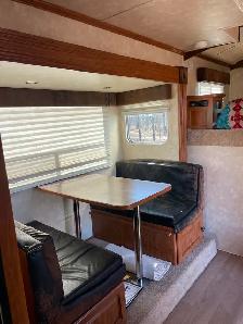 2006 Circle J Mirage 3 Horse Trailer w Living Quarters - Photo 7