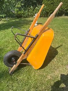 wheelbarrow heavy duty gardening - Photo 9