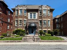 Oversized 2 Bedroom Apartment in Forest Hill Village