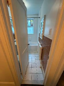 Oversized 2 Bedroom Apartment in Forest Hill Village - Photo 10