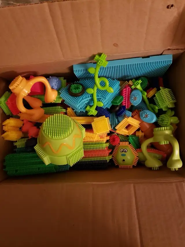 JEU DE CONSTRUCTION MULTIFIT. VINTAGE