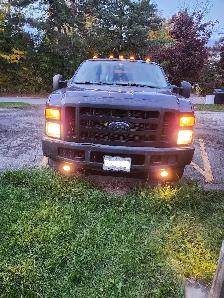 Ford F350 Super Duty 4X4 Crew Cab Dually Low Mileages