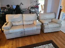 Italian leather sofa in great condition! - Photo 2