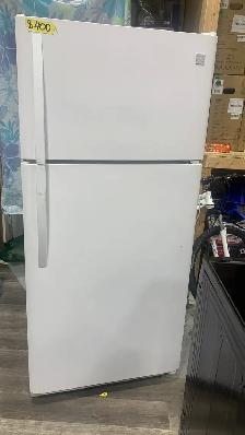 Fridge - 30' Kenmore 18.0 Cu. Ft. - Top Freezer  - White.