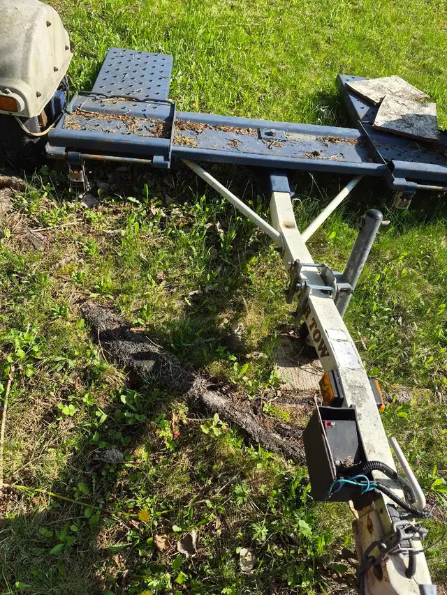 Towmaster car dolly