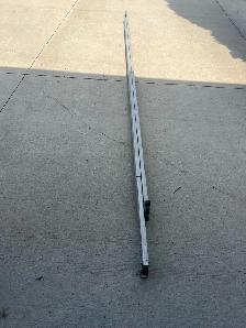 10’ Folding aluminum ladder - Photo 2