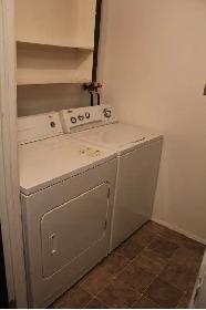 2 bedroom 2 story suite for rent - Photo 2
