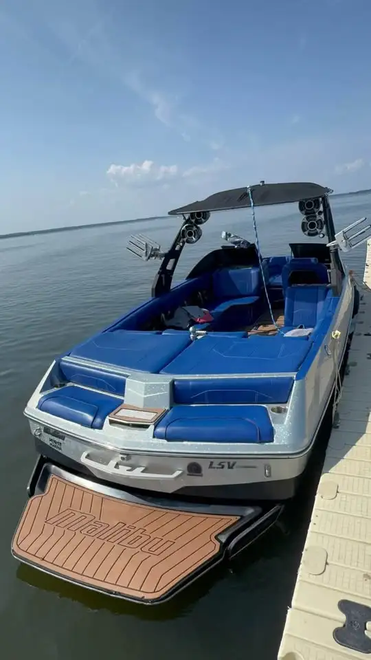 Best Malibu 25 LSV Wakesurf Boat – Toronto,ONly start from $250