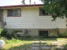 4 BEDROOMS House for rent in Dover SE Calgary AB - Photo 2