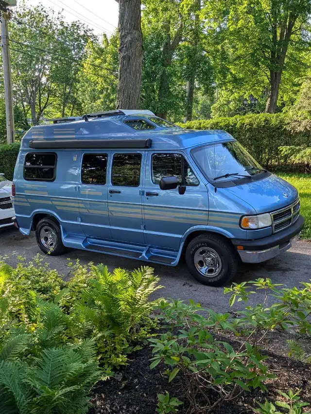 Campervan 1996 Dodge Ram 2500 Roadtrek 170