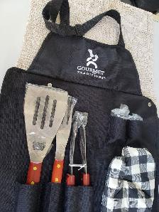 TABLIER POUR BBQ ET ACCESSOIRES FLAMBANT NEUF! - Photo 2
