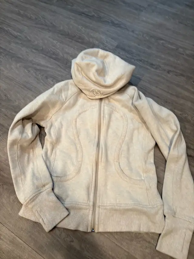 Lululemon Lady sweater size 10