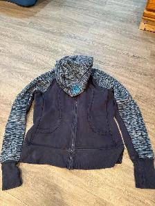 Lululemon Lady sweater size 10 - Photo 4
