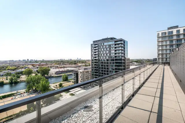 WOW! 2 cac 1 1 sdb avec balcon! Ga