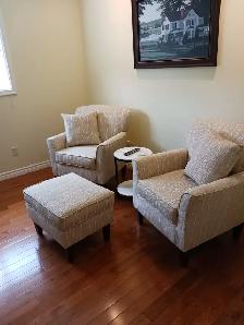 Chair & Matching Ottoman - Photo 2