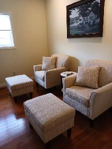 Chair & Matching Ottoman - Photo 3