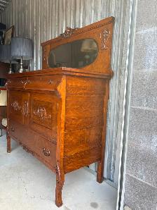 Beautiful Buffet - Photo 2