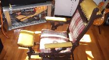 3 LAMPES ANTIQUES ET VIEILLE CHAISE BERÇANTE ET INCLINABLE - Photo 4