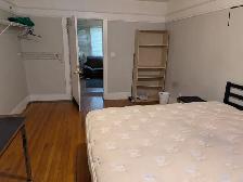 big room for rent-close to university and riverside - Photo 3