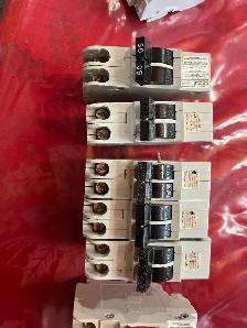 lot de 17 Breakers Stab-Lok simple et double - Photo 3