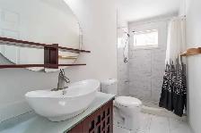 2-bedroom ground level basement - Photo 2