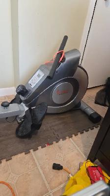 Sunny Health Fitness Rowing Machine - Photo 4