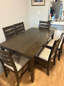7 pc Dining Set with Table and 6 Chairs
