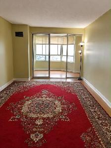 Spacious Condo, 2 2 den, Sept 1, Burnhamthorpe and Hurontario - Photo 2
