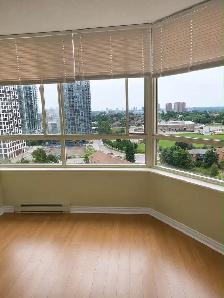 Spacious 2 2 den condo, Sept 1 move-in, Burnhamthorpe-Hurontario - Photo 4