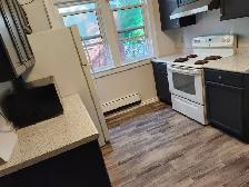 Clean, furnished rooms - 5min. walk to UoW on Rankin Ave. - Photo 5