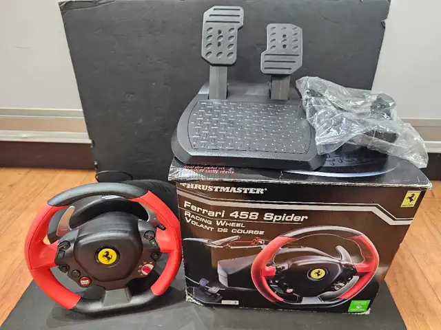Thrustmaster Ferrari 458 Spider Xbox Spider Wheel w/pedals