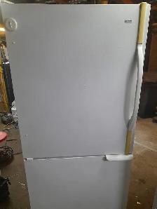 Fridges freezer on the bottom - Photo 3