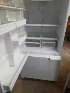 Fridges freezer on the bottom - Photo 4