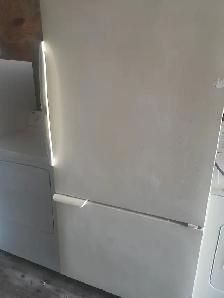 Fridges freezer on the bottom - Photo 5
