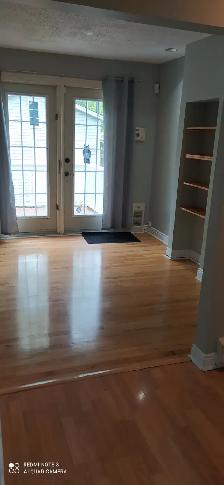 Two bedroom  Apartment  Den - Photo 9
