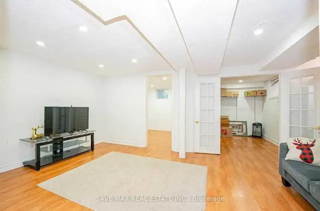 beautiful 2 bedroom basement in Lisgar, Mississauga