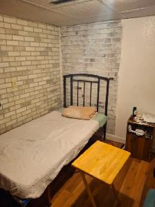 Sharing and single room  for rent - Photo 2