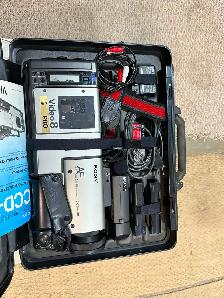 Sony 8 mm video camera and case - Photo 3
