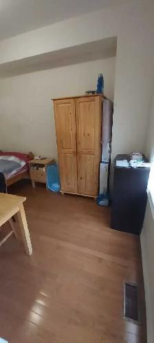 rooms for rent near York University - Photo 3