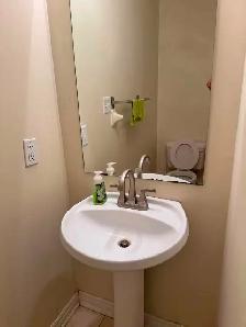 rooms for rent near York University - Photo 9