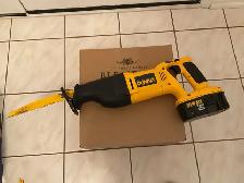 DEWALT 938 18V RECIPROCATING SAW, CHARGER AND SAW BLADE