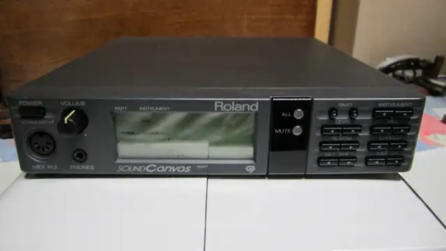 VINTAGE ROLAND SOUND CANVAS SC-55 MIDI SOUND GENERATOR