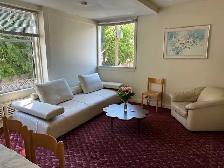 Bright Room Available in Fairview Rooming House - Photo 2