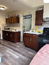Bright Room Available in Fairview Rooming House - Photo 7