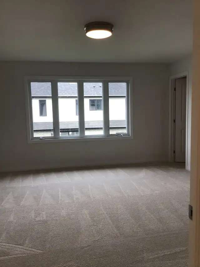 1 Master Bedroom for one female or couple in Kitchener