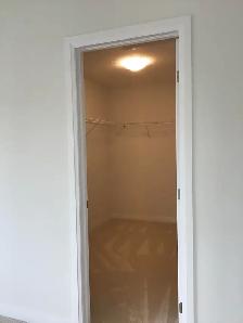 1 Master Bedroom for one female or couple in Kitchener - Photo 3