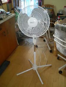 FREE STANDING FLOOR FAN-USED-3 SPEEDS-$20